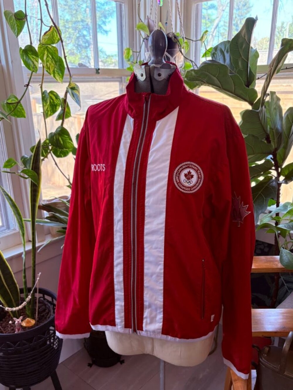 🇨🇦 Vintage Roots 2004 Summer Olympics Team Canada Zip Up Light Jacket